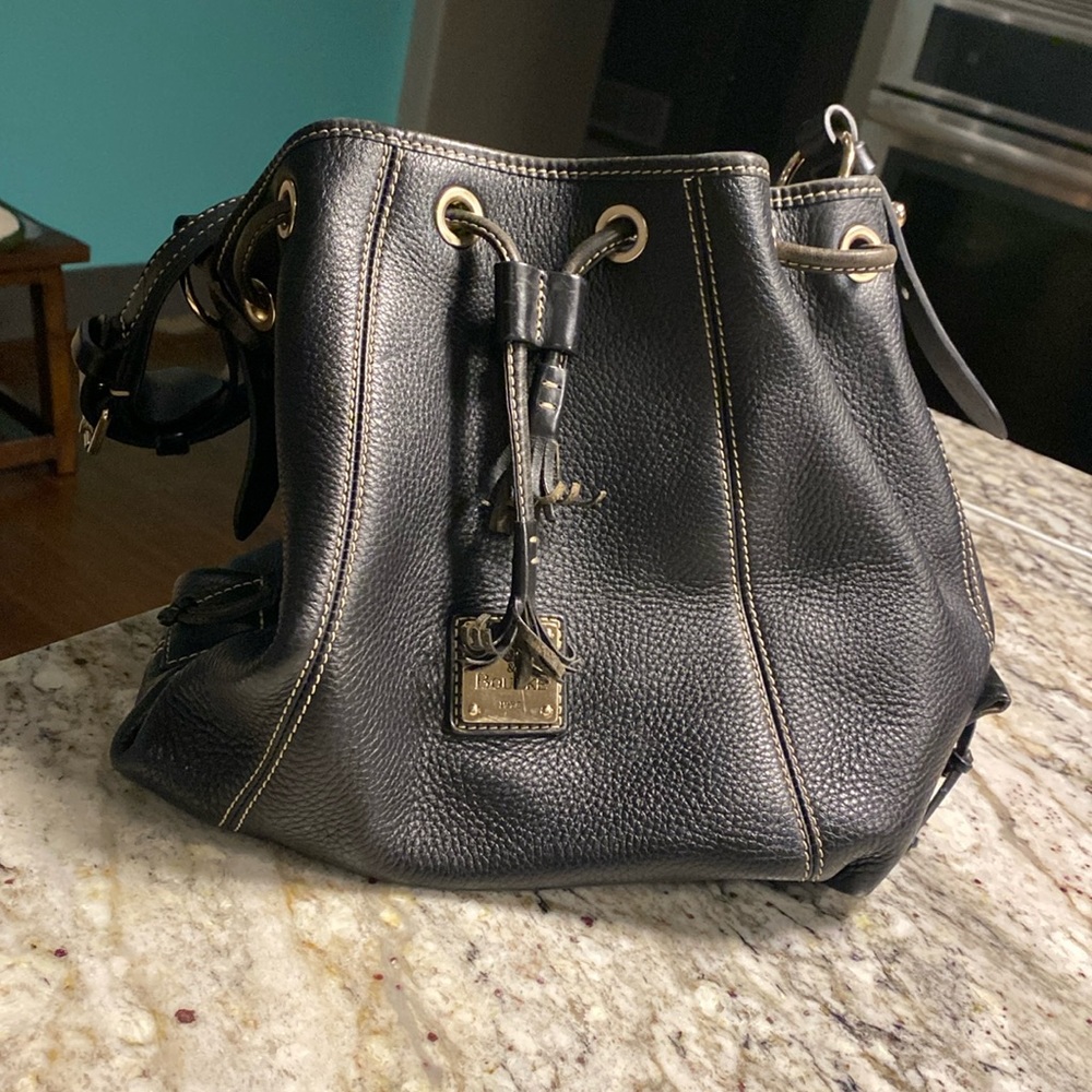 dooney and bourke black purse